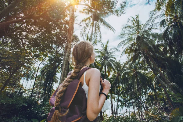 View Girl Backpack Standing Palm Trees — Stock Photo, Image