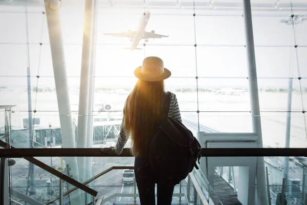 Rear View Girl Backpack Standing Airport — Stock Photo, Image