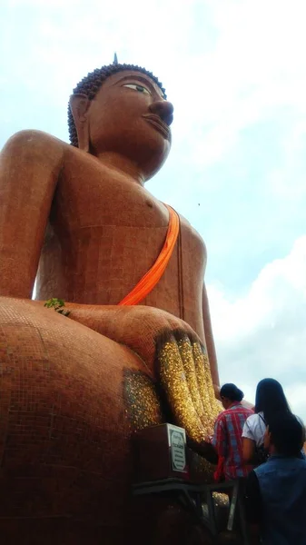 Elegancia Estatua Buda Templo Tailandés —  Fotos de Stock