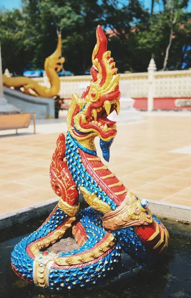 Colorido Serpente Templo Tailandês — Fotografia de Stock