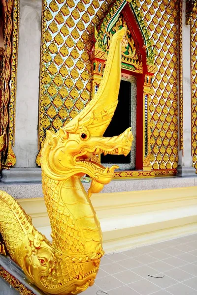 Colorido Das Nagas Templo Tailandês — Fotografia de Stock