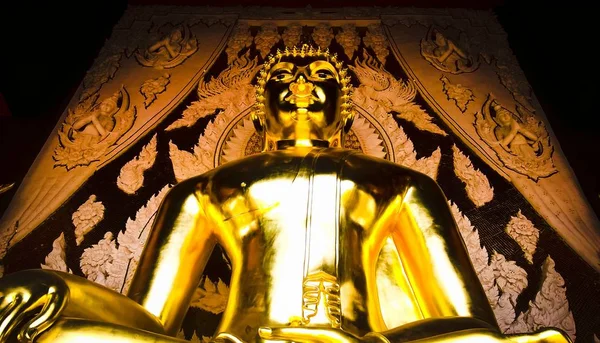Elegancia Estatua Buda Templo Tailandés — Foto de Stock