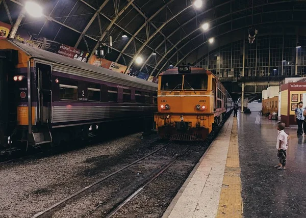 Tren Estación Esperar Hora Salida — Foto de Stock