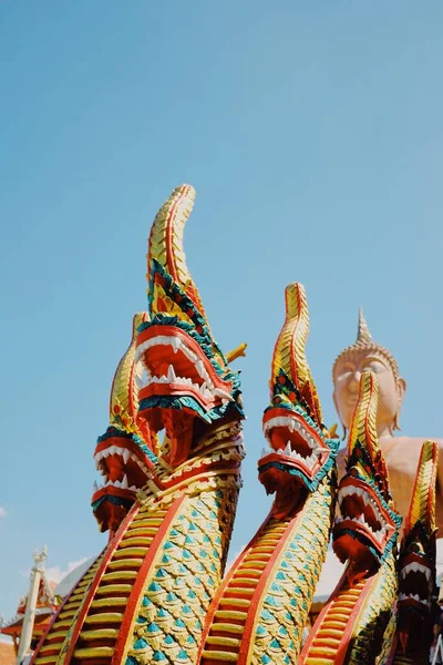 Elegância Estátua Buda Está Templo Tailandês — Fotografia de Stock