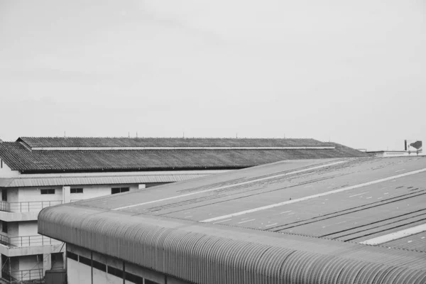 亜鉛屋根のパターンと質感 — ストック写真