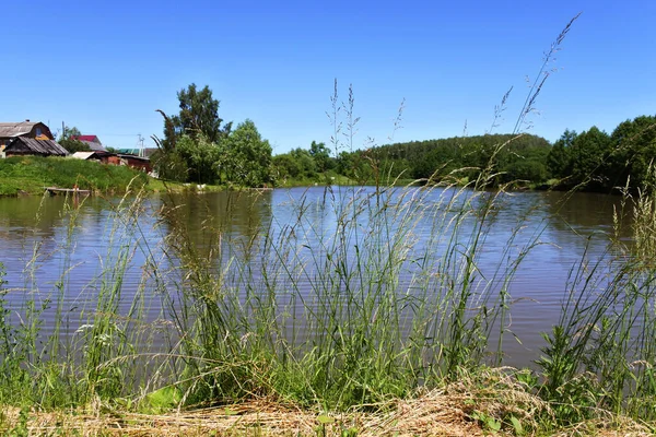 Landscape River Village Grass Foreground — Stock Photo, Image