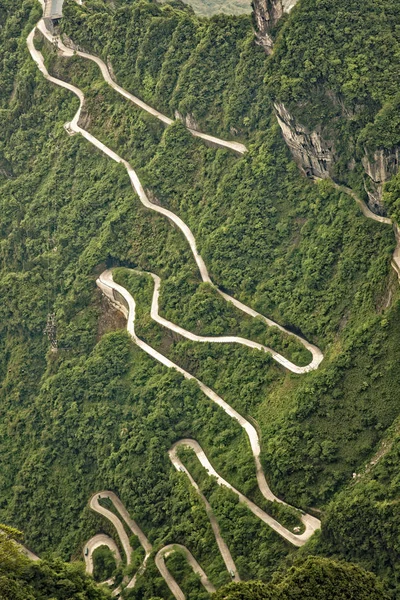 Estrada Curvilínea Que Conduz Caverna Montanha Tianmen Existem Switchbacks Sendo — Fotografia de Stock