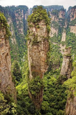 Avatar yüzen dağ Zhangjiajie National Forest Park, Hunan eyaleti Çin ünlü ayağı