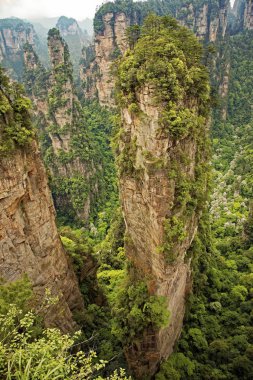 Avatar yüzen dağ Zhangjiajie National Forest Park, Hunan eyaleti Çin ünlü ayağı