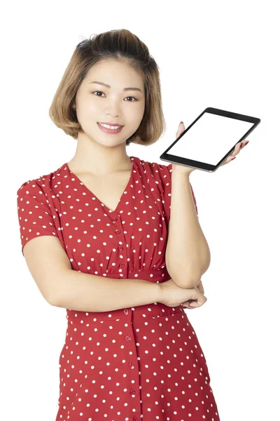 Китайская Деловая Женщина Держит Небольшой Планшетный Компьютер Изолирован Белом Фоне — стоковое фото
