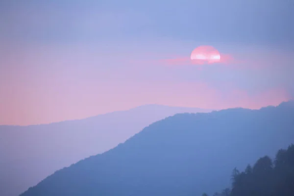 Coucher de soleil dans le parc national Smoky Mountains, Tennessee, États-Unis — Photo