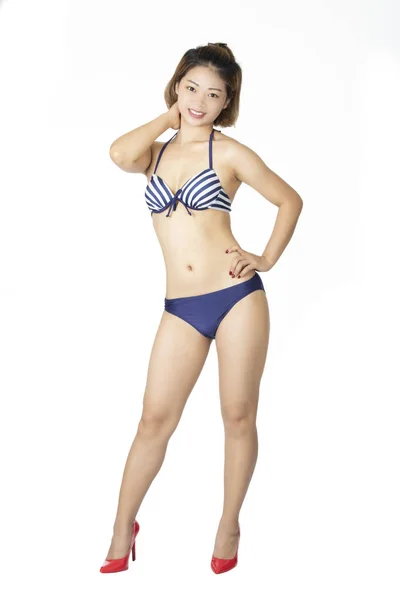 Vacker Kinesisk Kvinna Som Bär Sexig Bikini Isolerad Vit Bakgrund — Stockfoto
