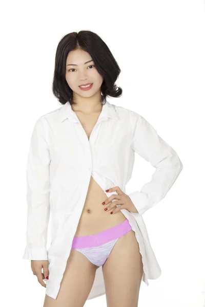 Mooie Chinese Vrouw Gekleed Een Roze Thong Wit Overhemd Geïsoleerd — Stockfoto