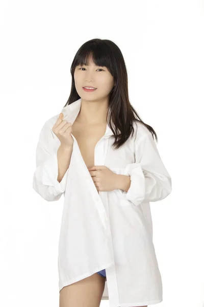Piękna Kobieta Chiński Ubrany Niebieski Stringi Białej Koszuli Białym Tle — Zdjęcie stockowe