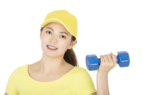 Ázsiai nő dolgozott ki használ egykezes súlyokkal elszigetelt fehér — Stock Fotó