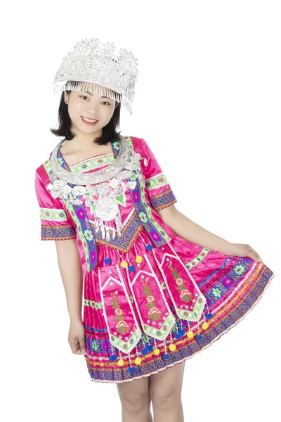 Chinese vrouw gekleed in traditionele Chinese festival kostuums i — Stockfoto