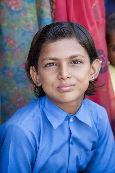 Niños de la escuela en clase fuera de Delhi India —  Fotos de Stock