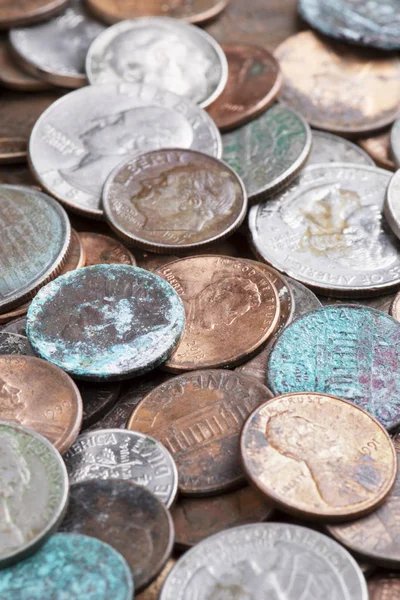 Λιωμένα και βρώμικα νομίσματα των Ηνωμένων Πολιτειών. — Φωτογραφία Αρχείου