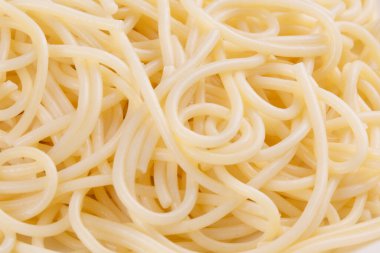 Bir tabak dolusu makarna ve fotokopi alanı.