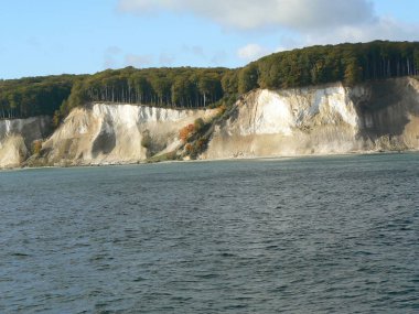 Tebeşir kayalıklarla Rgen Island üzerinde