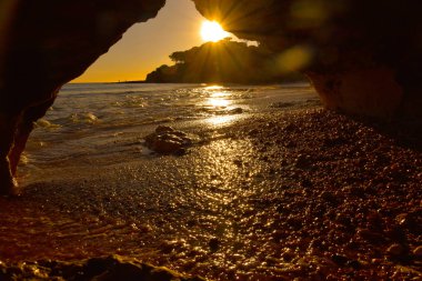 Sunrise, Portekiz Algarve sahilinde günbatımı. Lagos, Faro, Albufeira