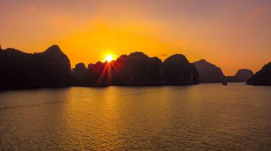 Halong Bay Vietnam güzel manzara