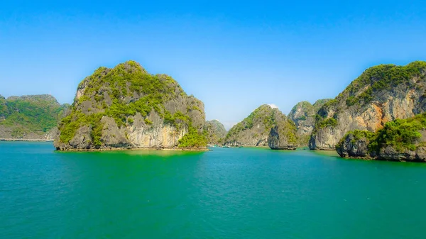 Залив Халонг Вьетнаме Красивый Пейзаж — стоковое фото