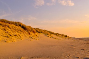 gün batımında Baltık Denizi