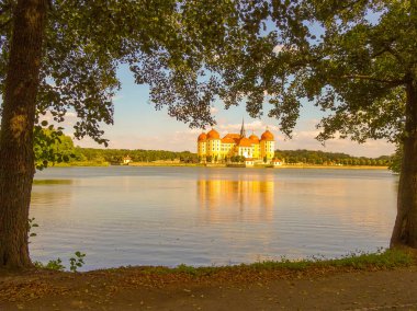 Tarihi av köşkü Moritzburg, barok lodge Moritzburg