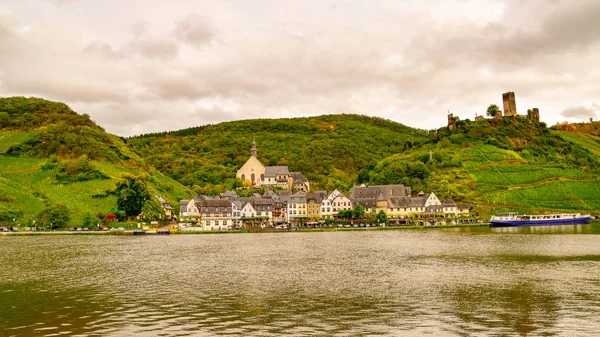 摩泽尔上的 Beilstein 小村庄 — 图库照片