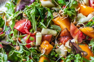 Sebze salatası, yakın 