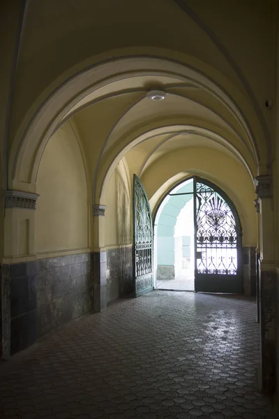 Foto di antico stile vintage porta di vetro — Foto Stock