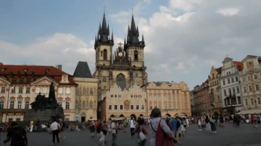 Kilise Our Lady Tyn Prag'da önce. Zaman atlamalı