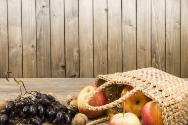 Sonbaharda hasat renkli çerçeve ya da afiş kadar kapatın