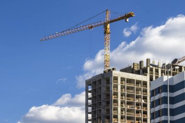 Geliştirme sitede İnşaat Vinç. Hiçbir insan.
