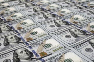 Dağınık yüz dollas banknotların arka kapatmak