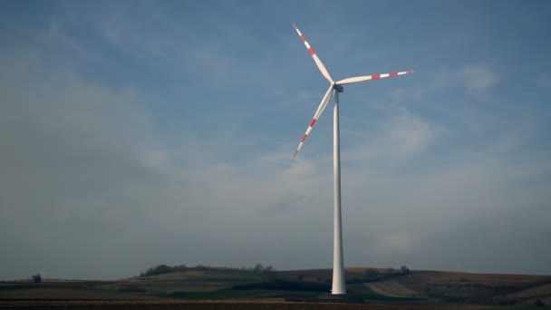 Turbinas eólicas geradoras de energia renovável limpa Tecnologia eólica — Vídeo de Stock