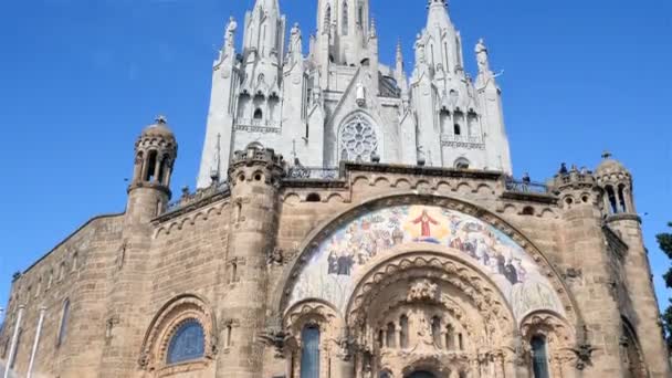 在巴塞罗那，西班牙耶稣圣心大教堂 — 图库视频影像