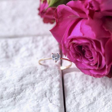 gül beyaz tuğla arka plan romantik tarih