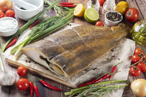 Photo Meeresfrüchte Und Fisch Auf Pergament Mit Gemüse Auf Dem — Stockfoto