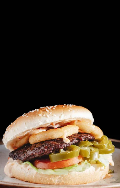 Hamburger Masem Patty Tmavém Pozadí Close — Stock fotografie