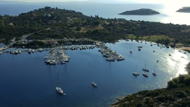 Vliegen Een Jacht Marine Vourvourou Sithonia Halkidiki Griekenland — Stockvideo