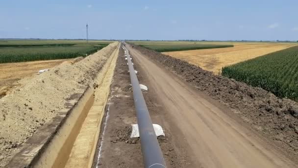 Drone Ascending Oil Gás Pipeline Inglês Tubos São Colocados Cima — Vídeo de Stock