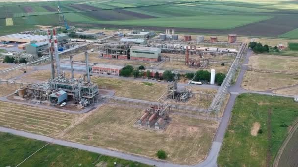 Petrokimya Tesisi Nin Hava Görüntüsü Tarım Arazisindeki Petrol Gaz Rafinerinin — Stok video