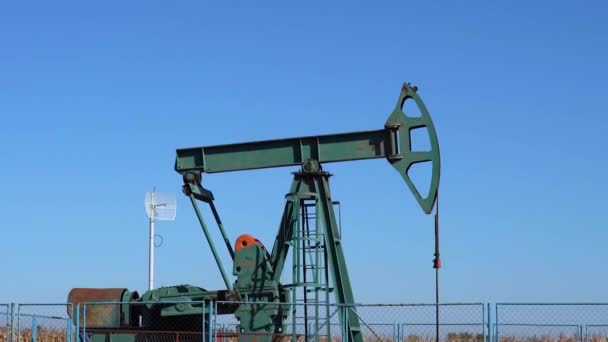 Crude Oil Extraction Petroleum Industry Pump Jack Agricultural Landscape Blue — Stock Video