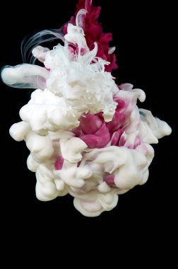 Suda mürekkep var. Splash akrilik boya karıştırma. Çok renkli sıvı d