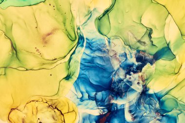 Alkol mürekkebi renkleri saydam. Soyut çok renkli mermer desen arkaplanı. Tasarım kağıdı, duvar kağıdı. Akrilik boyaları karıştırıyorum. Modern akışkan sanat. Alkol Mürekkebi Deseni