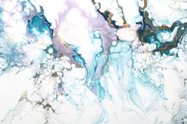 Alkol mürekkebi renkleri saydam. Soyut çok renkli mermer desen arkaplanı. Tasarım kağıdı, duvar kağıdı. Akrilik boyaları karıştırıyorum. Modern akışkan sanat. Alkol Mürekkebi Deseni