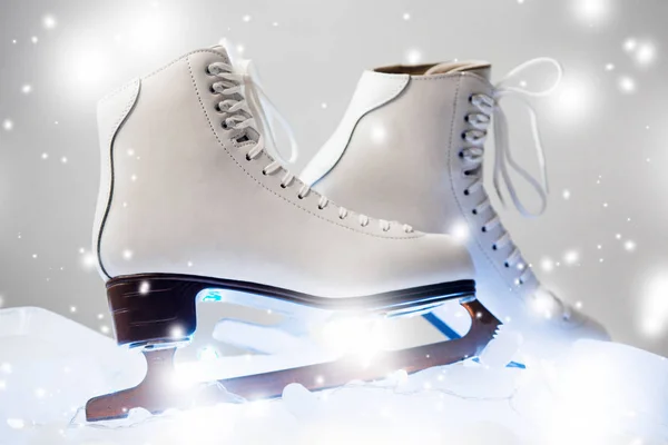 White Figure Skates Blocks Ice Studio Settings — Stock Photo, Image