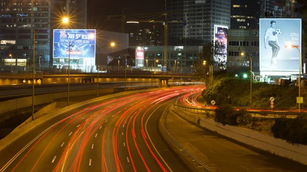 Ayalon karayolu, Tel Aviv'in büyük otoyol, gece